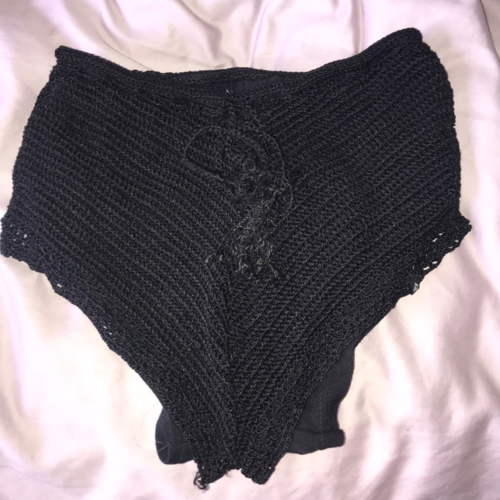 Mid rise volcom bottoms